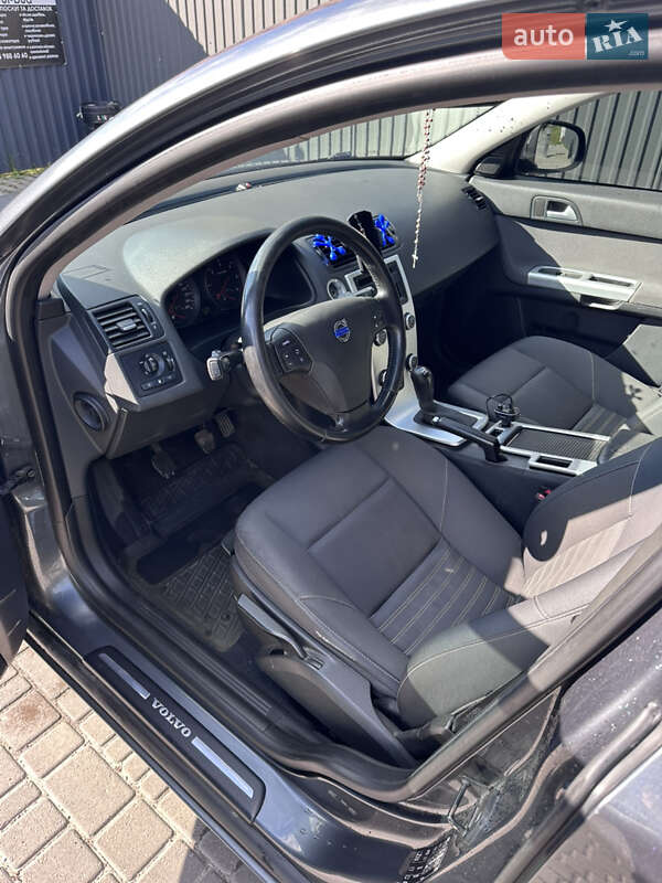 Универсал Volvo V50 2010 в Львове