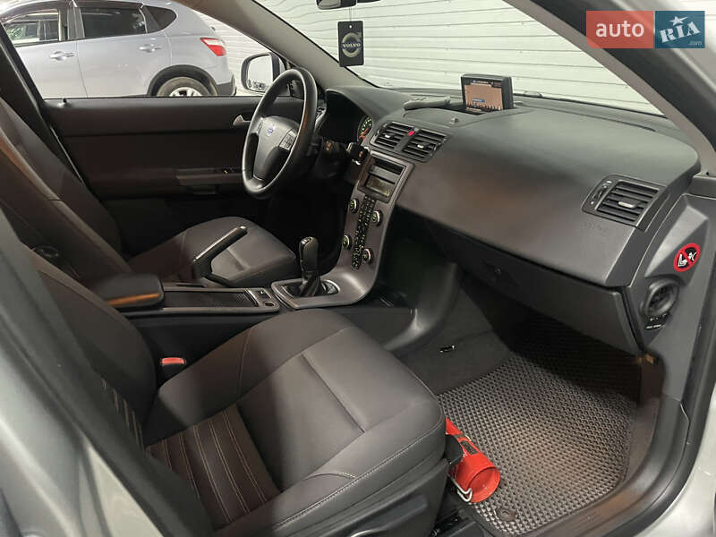 Универсал Volvo V50 2010 в Стрые фото 46 Универсал Volvo V50 2010 в Стрые
