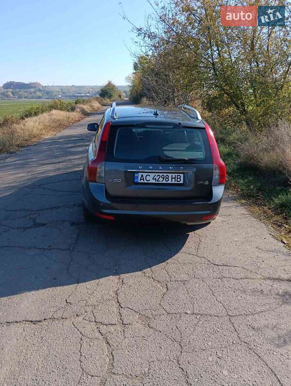 Универсал Volvo V50 2012 в Нововолынске