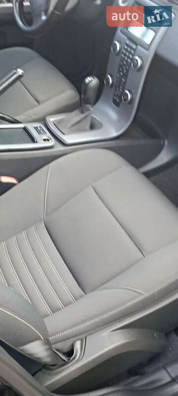 Универсал Volvo V50 2011 в Киеве фото 15 Универсал Volvo V50 2011 в Киеве