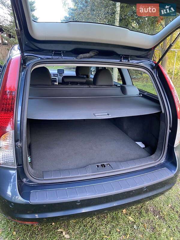 Универсал Volvo V50 2008 в Новояворовске