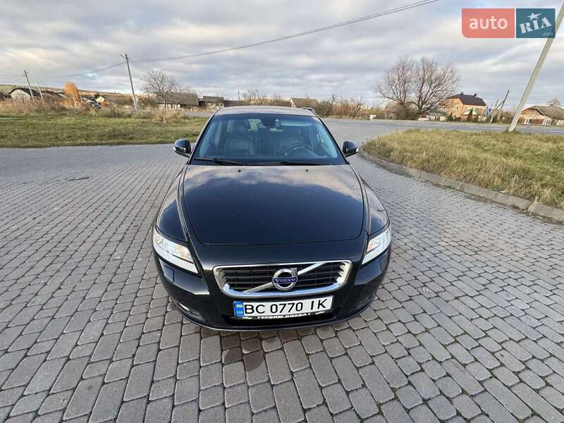 Volvo V50 2011