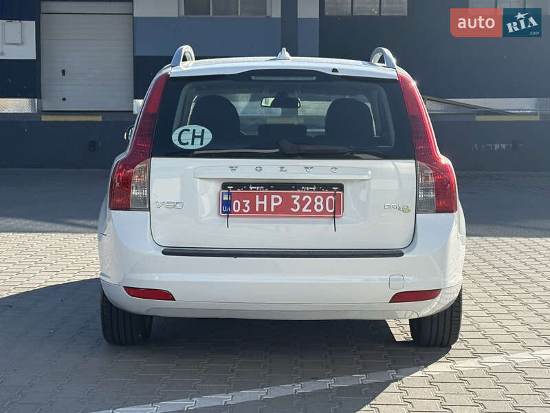 Універсал Volvo V50 2012 в Рівному