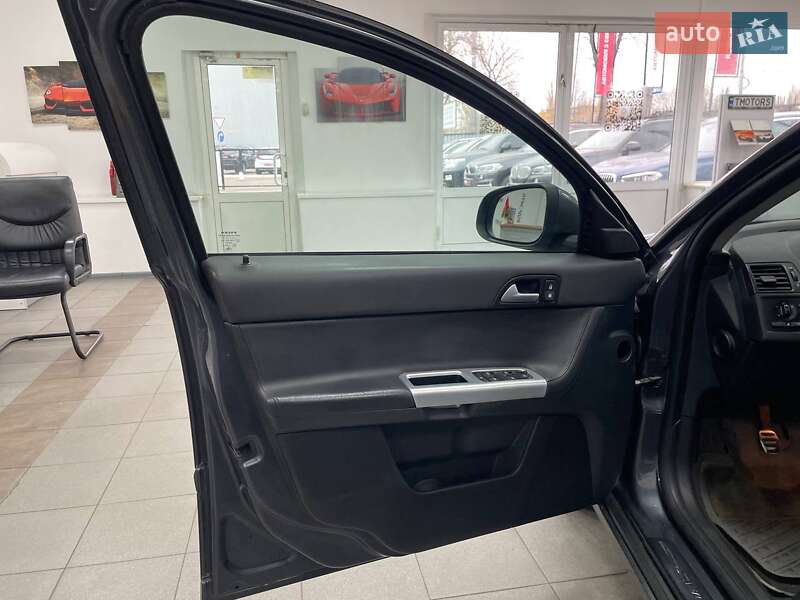 Универсал Volvo V50 2011 в Киеве фото 15 Универсал Volvo V50 2011 в Киеве