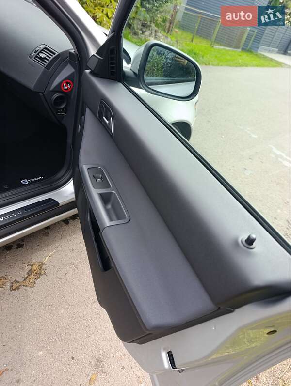 Универсал Volvo V50 2011 в Луцке