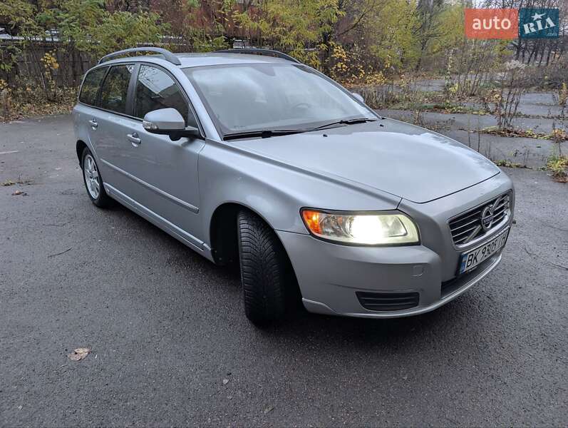Универсал Volvo V50 2010 в Ровно фото 2 Универсал Volvo V50 2010 в Ровно