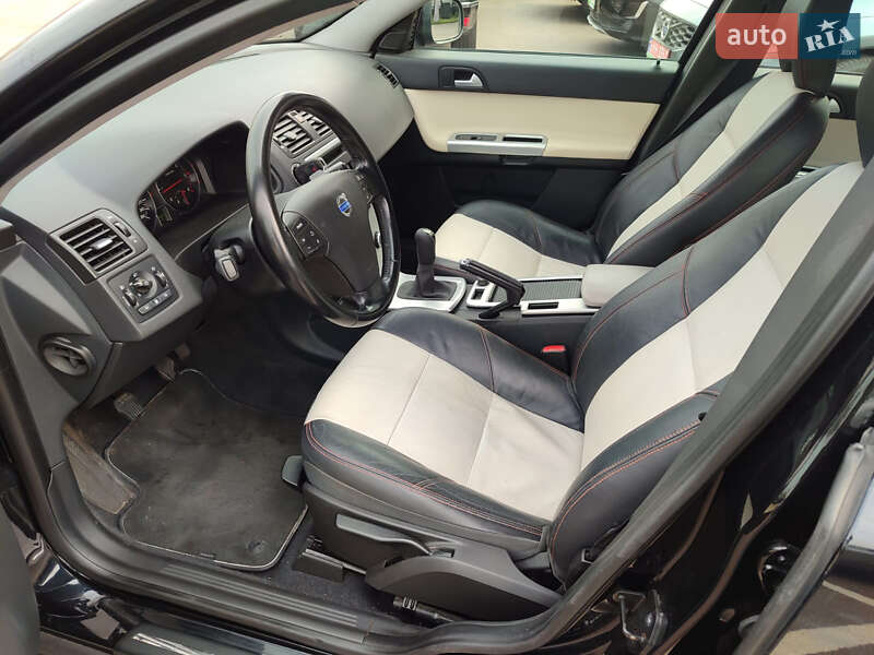 Універсал Volvo V50 2010 в Києві