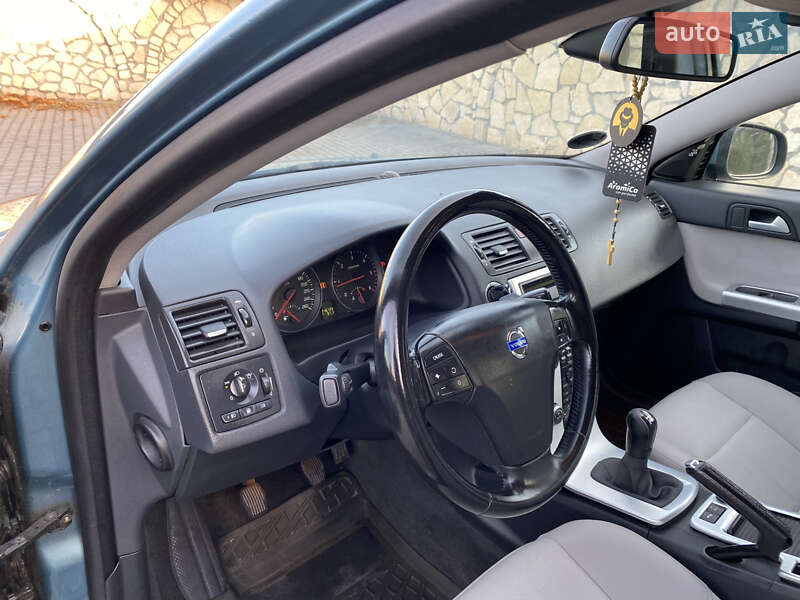 Универсал Volvo V50 2010 в Львове фото 26 Универсал Volvo V50 2010 в Львове
