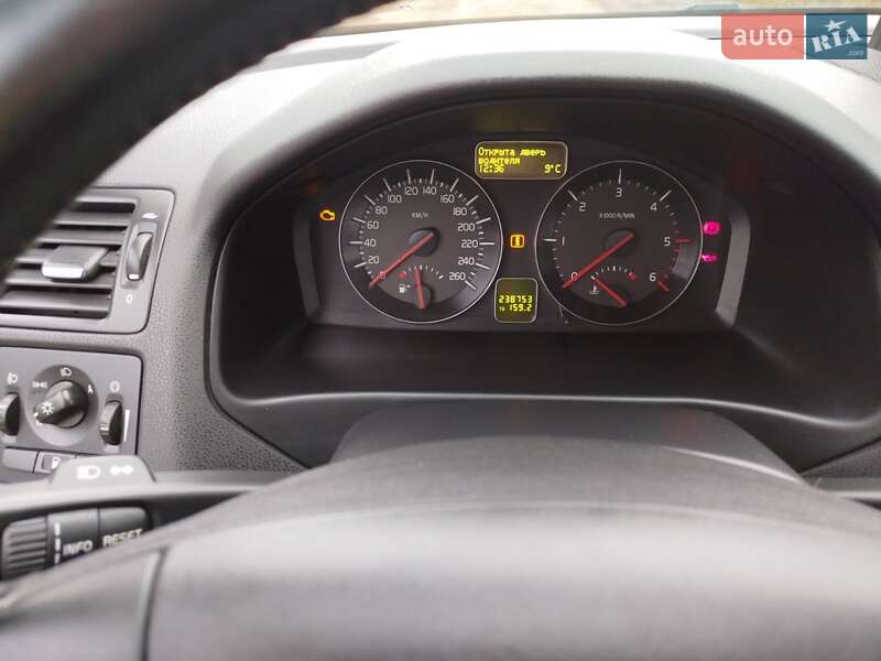 Универсал Volvo V50 2012 в Турке фото 22 Универсал Volvo V50 2012 в Турке