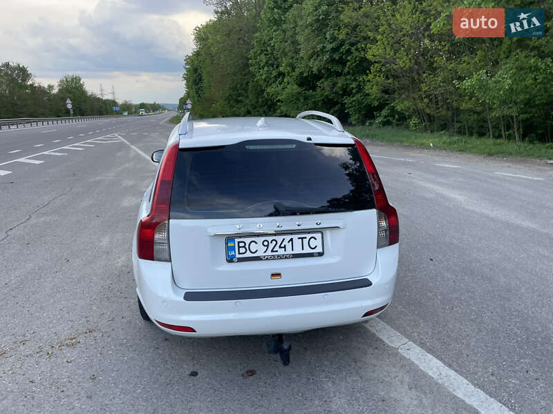 Універсал Volvo V50 2011 в Бродах