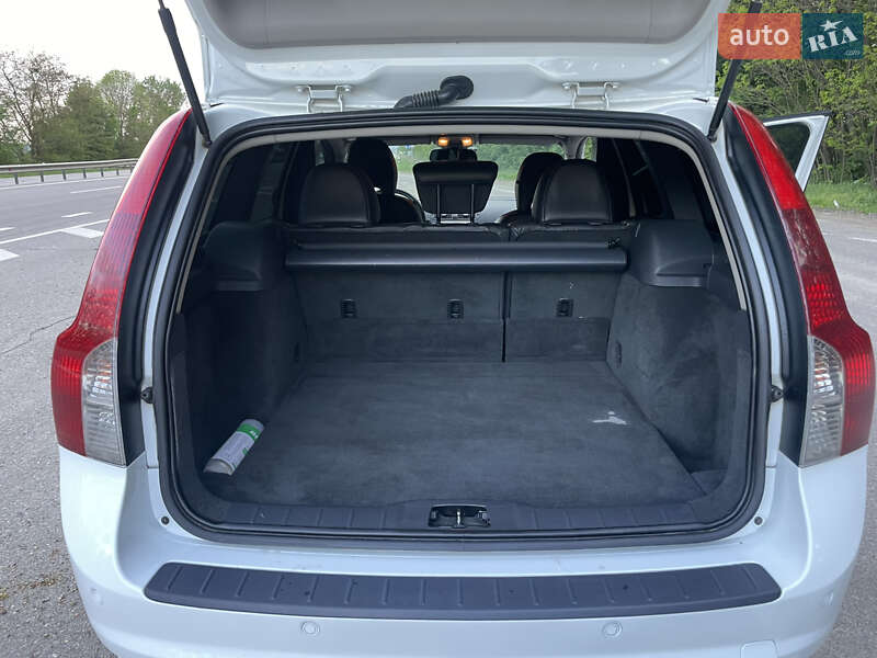 Універсал Volvo V50 2011 в Бродах