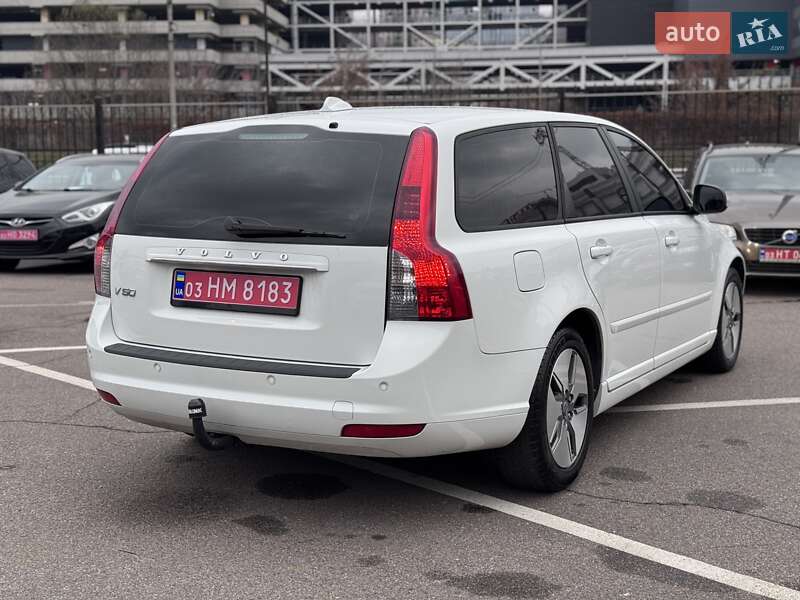 Универсал Volvo V50 2012 в Киеве