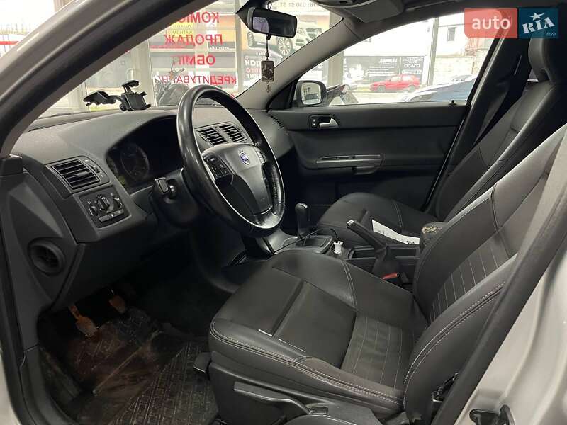 Универсал Volvo V50 2006 в Киеве фото 17 Универсал Volvo V50 2006 в Киеве