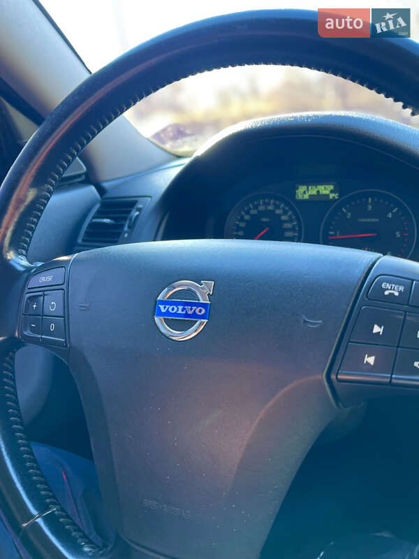 Универсал Volvo V50 2009 в Комарному фото 24 Универсал Volvo V50 2009 в Комарному