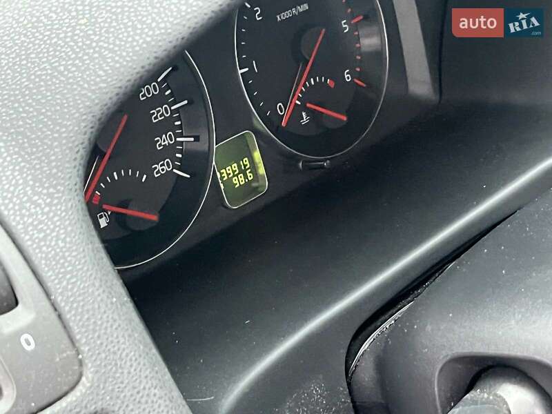 Універсал Volvo V50 2011 в Києві фото 23 Універсал Volvo V50 2011 в Києві