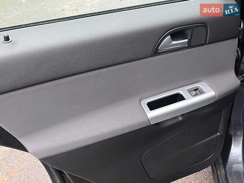 Універсал Volvo V50 2011 в Києві фото 28 Універсал Volvo V50 2011 в Києві