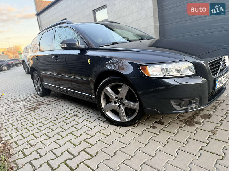 Универсал Volvo V50 2010 в Киеве