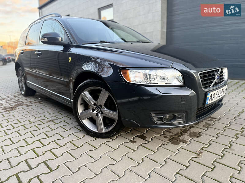 Универсал Volvo V50 2010 в Киеве