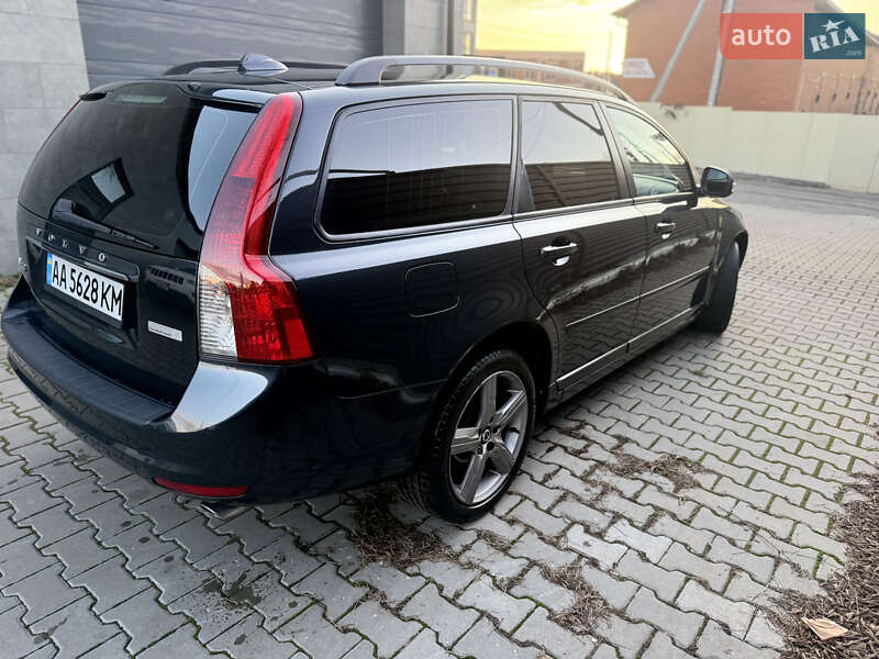 Универсал Volvo V50 2010 в Киеве