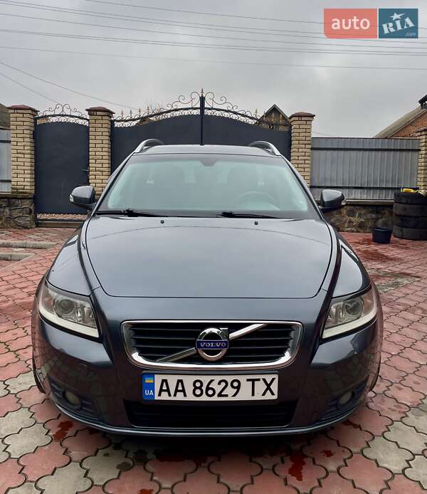 Универсал Volvo V50 2010 в Киеве фото 3 Универсал Volvo V50 2010 в Киеве
