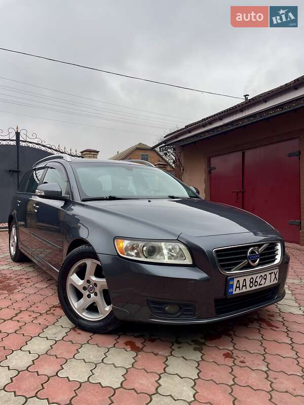 Универсал Volvo V50 2010 в Киеве фото Универсал Volvo V50 2010 в Киеве