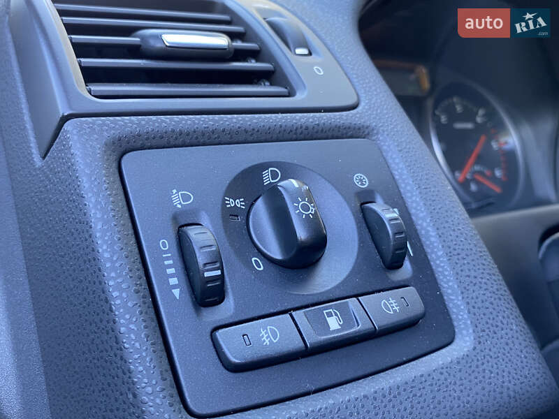 Универсал Volvo V50 2010 в Луцке