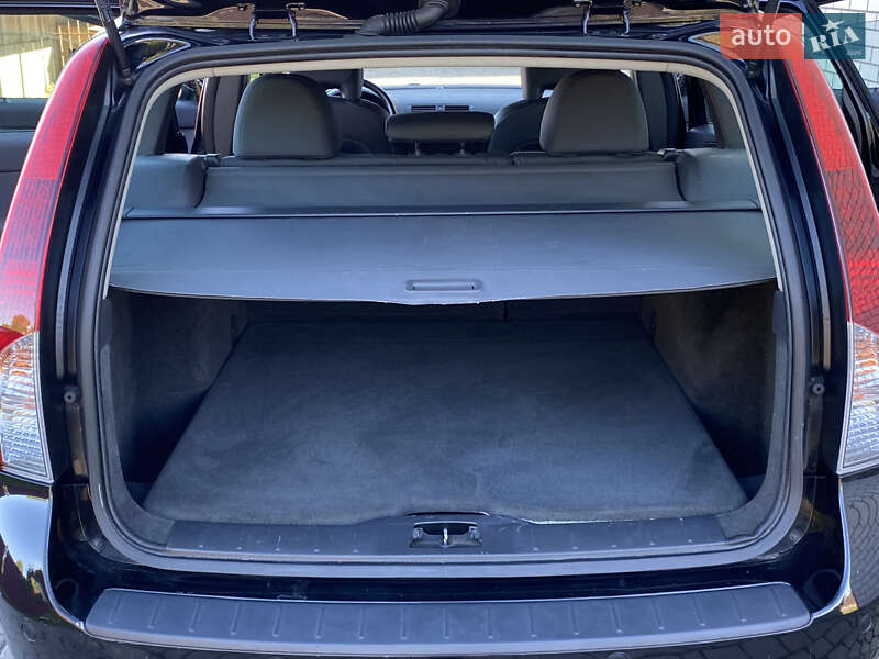 Универсал Volvo V50 2010 в Луцке