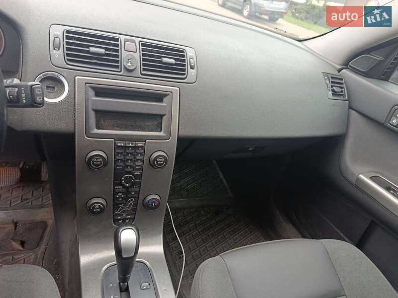 Универсал Volvo V50 2006 в Киеве фото 5 Универсал Volvo V50 2006 в Киеве