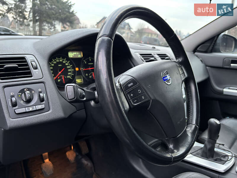 Универсал Volvo V50 2012 в Львове