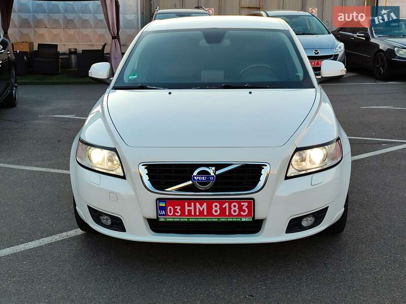 Универсал Volvo V50 2012 в Киеве