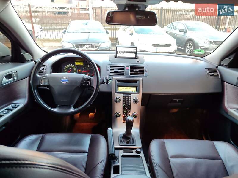 Универсал Volvo V50 2012 в Киеве