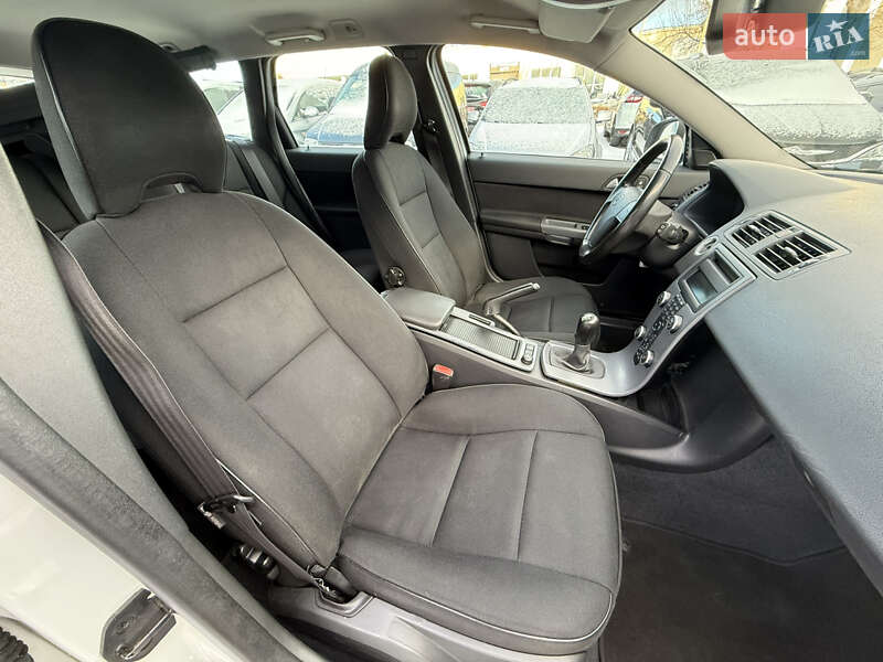 Універсал Volvo V50 2012 в Рівному