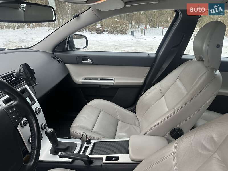 Універсал Volvo V50 2009 в Львові