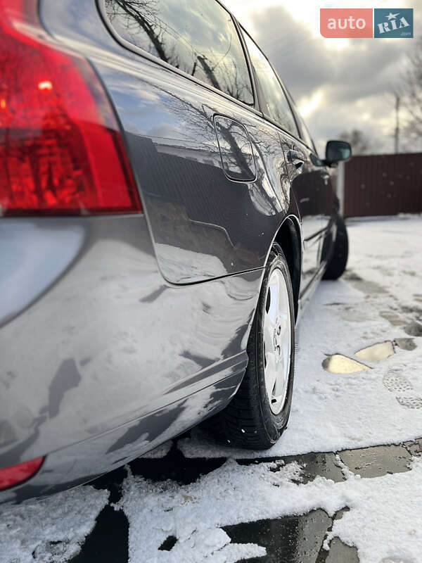 Универсал Volvo V50 2011 в Малине фото 20 Универсал Volvo V50 2011 в Малине