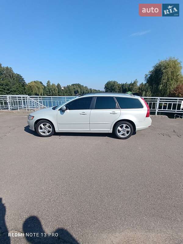 Универсал Volvo V50 2011 в Обухове