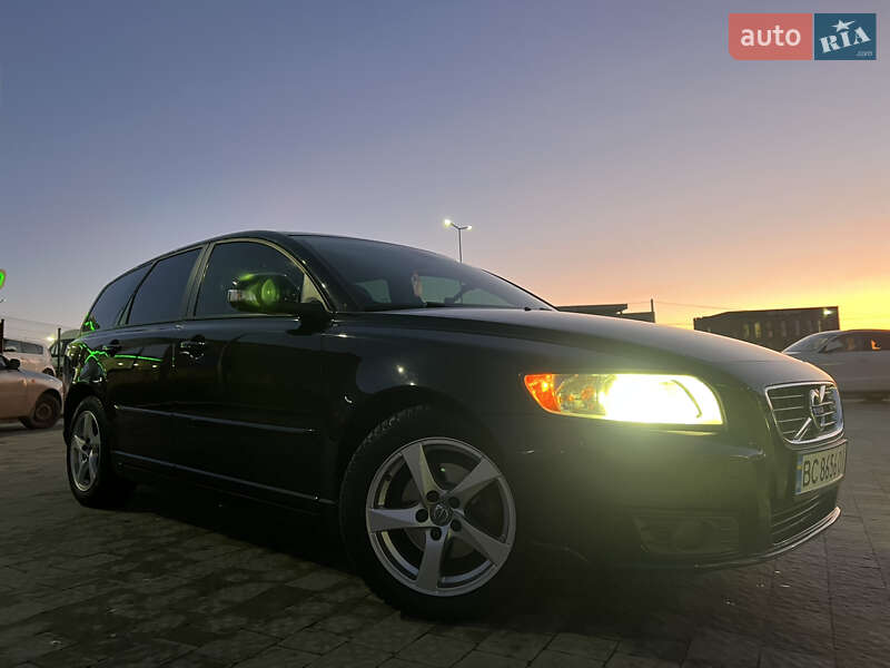 Універсал Volvo V50 2010 в Львові
