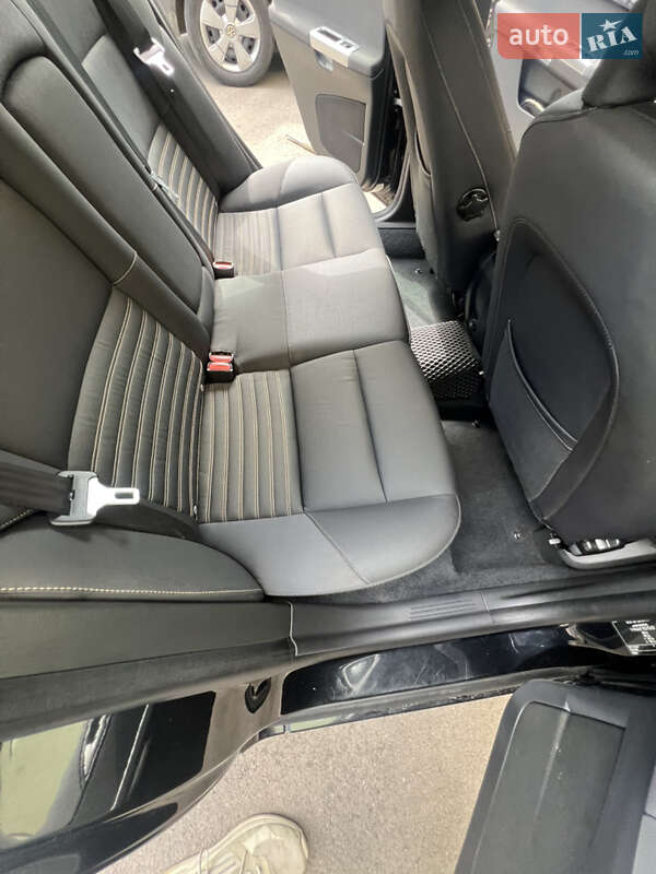 Універсал Volvo V50 2010 в Львові