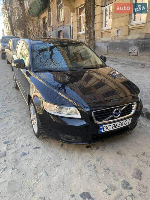 Універсал Volvo V50 2010 в Львові