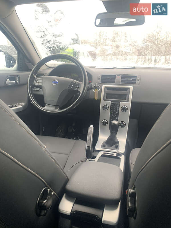 Універсал Volvo V50 2010 в Львові