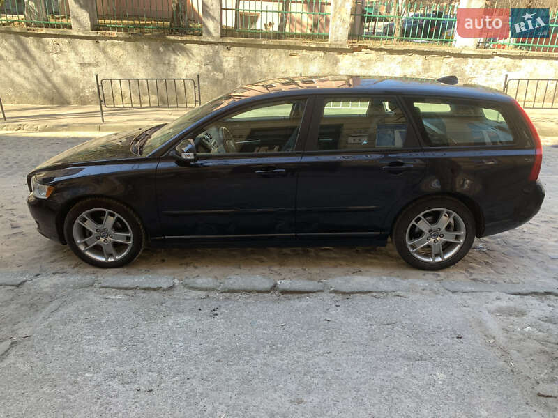 Універсал Volvo V50 2010 в Львові