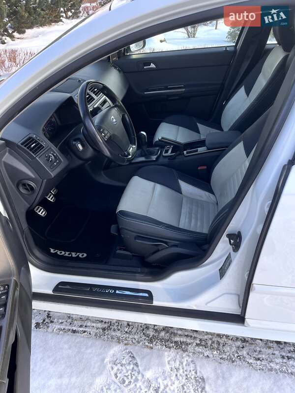 Универсал Volvo V50 2012 в Нежине