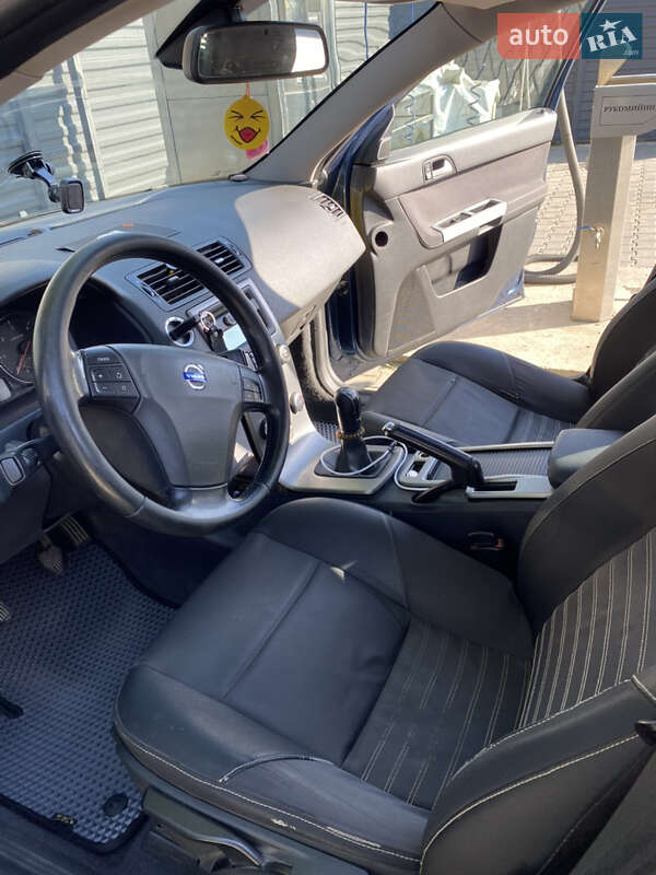 Универсал Volvo V50 2008 в Каменке