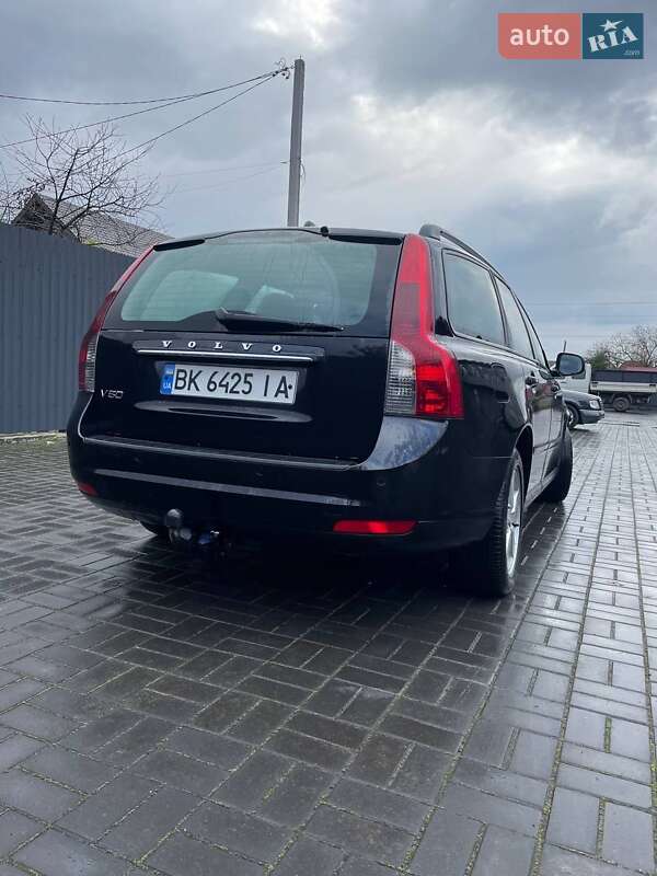 Универсал Volvo V50 2010 в Костополе