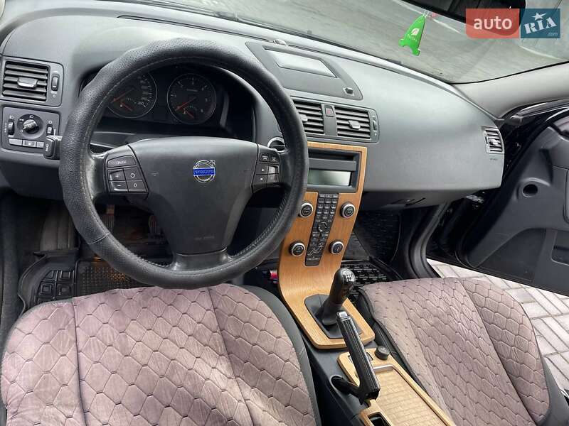 Универсал Volvo V50 2010 в Костополе