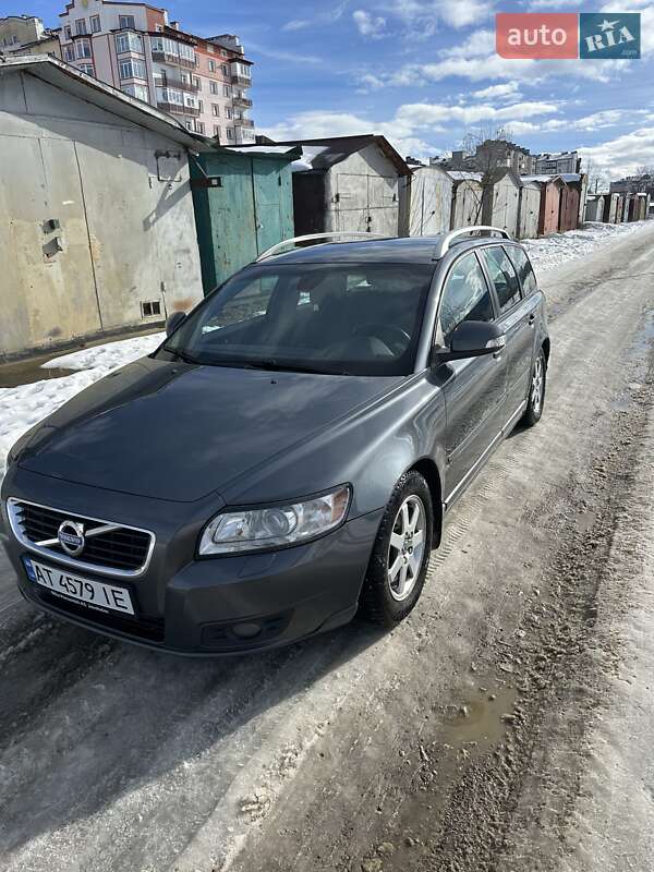 Volvo V50