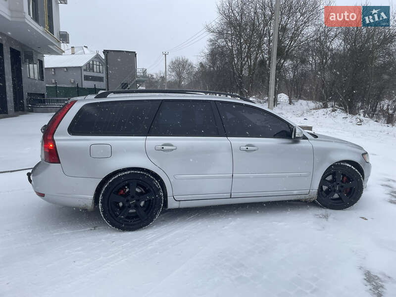 Универсал Volvo V50 2010 в Львове