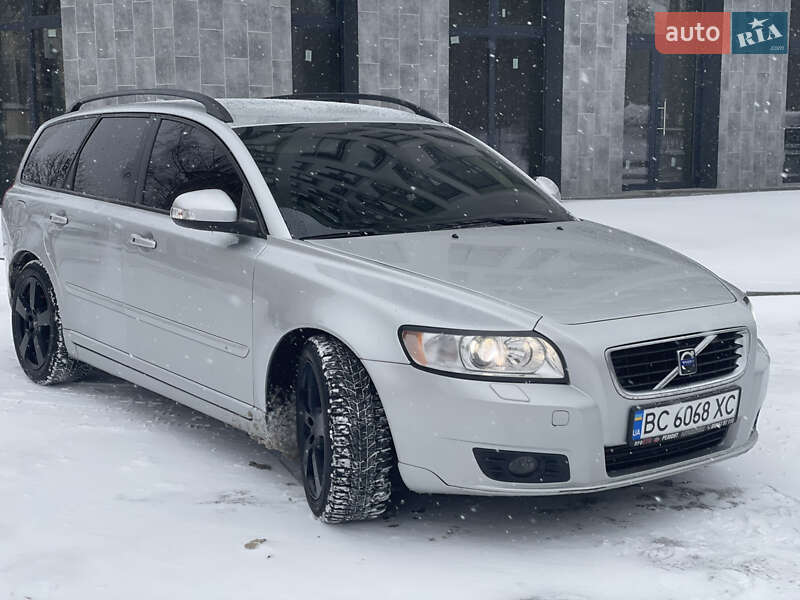 Универсал Volvo V50 2010 в Львове