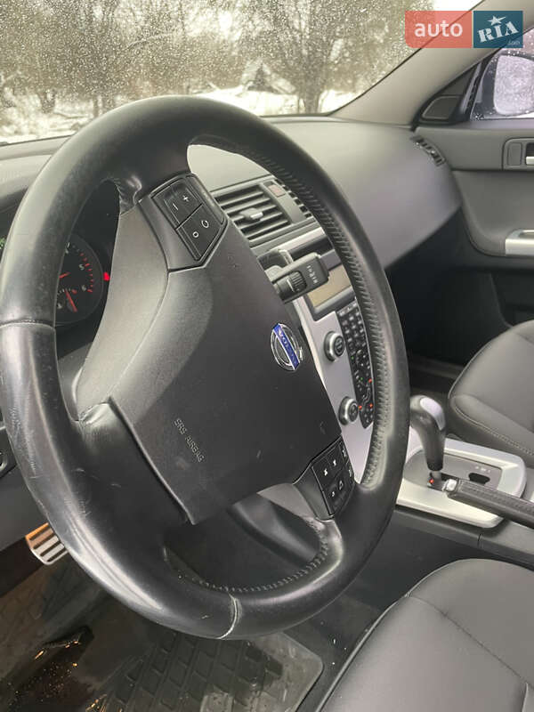 Универсал Volvo V50 2010 в Львове