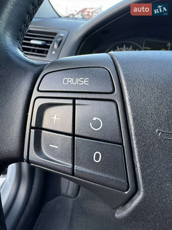 Универсал Volvo V50 2010 в Луцке фото 36 Универсал Volvo V50 2010 в Луцке