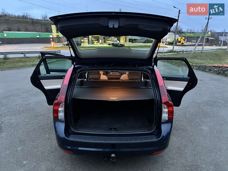 Универсал Volvo V50 2012 в Киеве